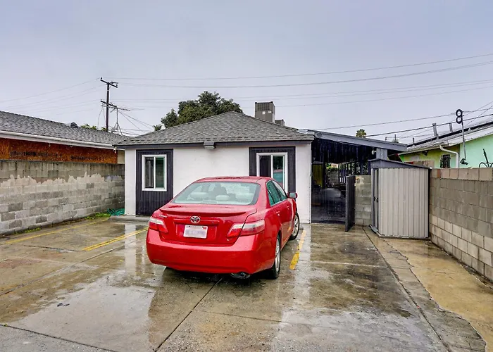 Explore La & Long Beach: Compton Condo W/ Patio